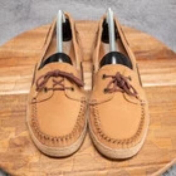UGG TYLIN NWOT DECK SHOE Chestnut Nubuck Leather Boat Shoe Lamb Fur Lining Sz 6 - Picture 3 of 16